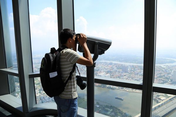 telescope at Landmark 81 Skyview